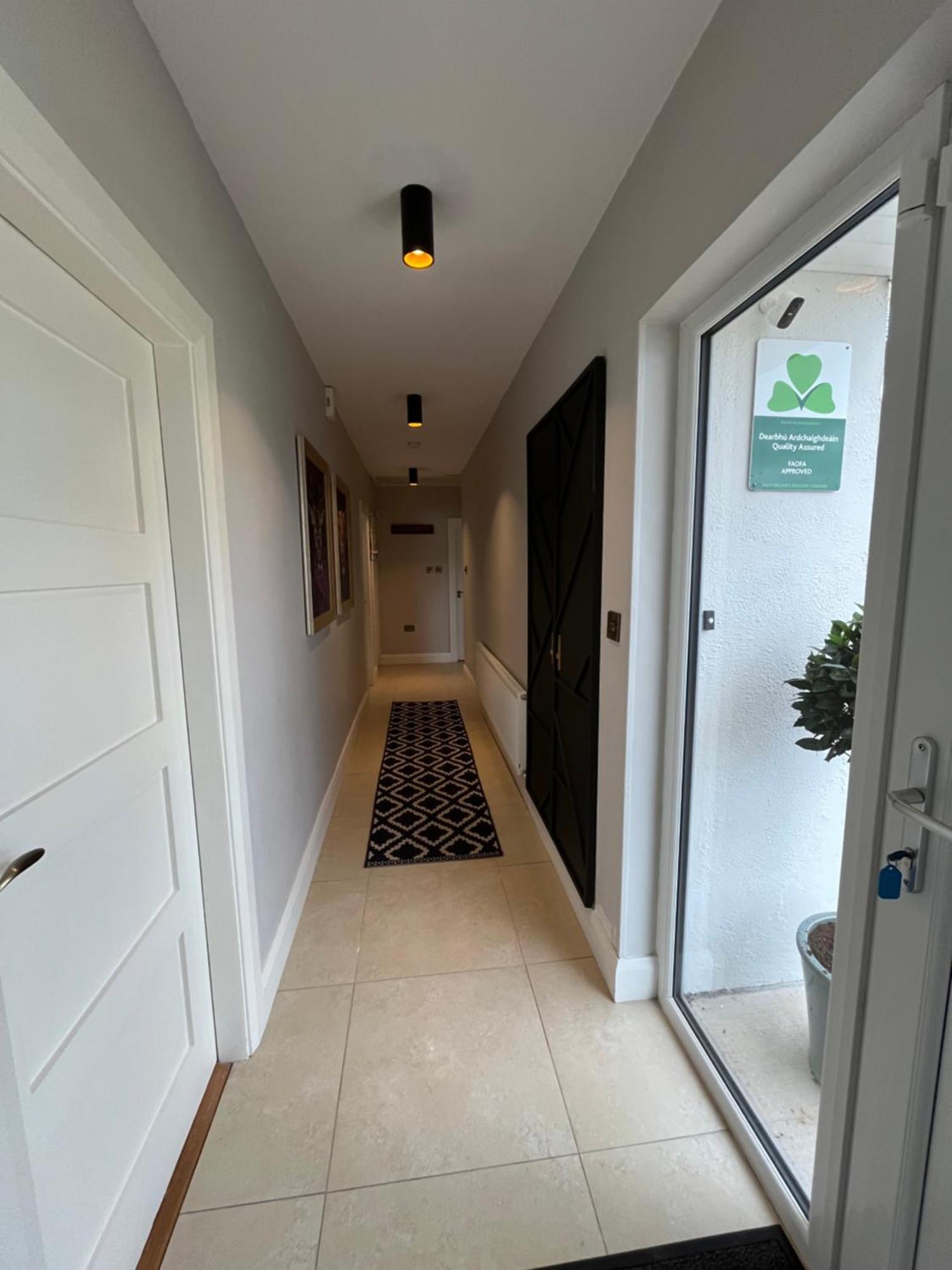 The Hillcrest, Luxury Accommodation In Castleblayney Town Esterno foto
